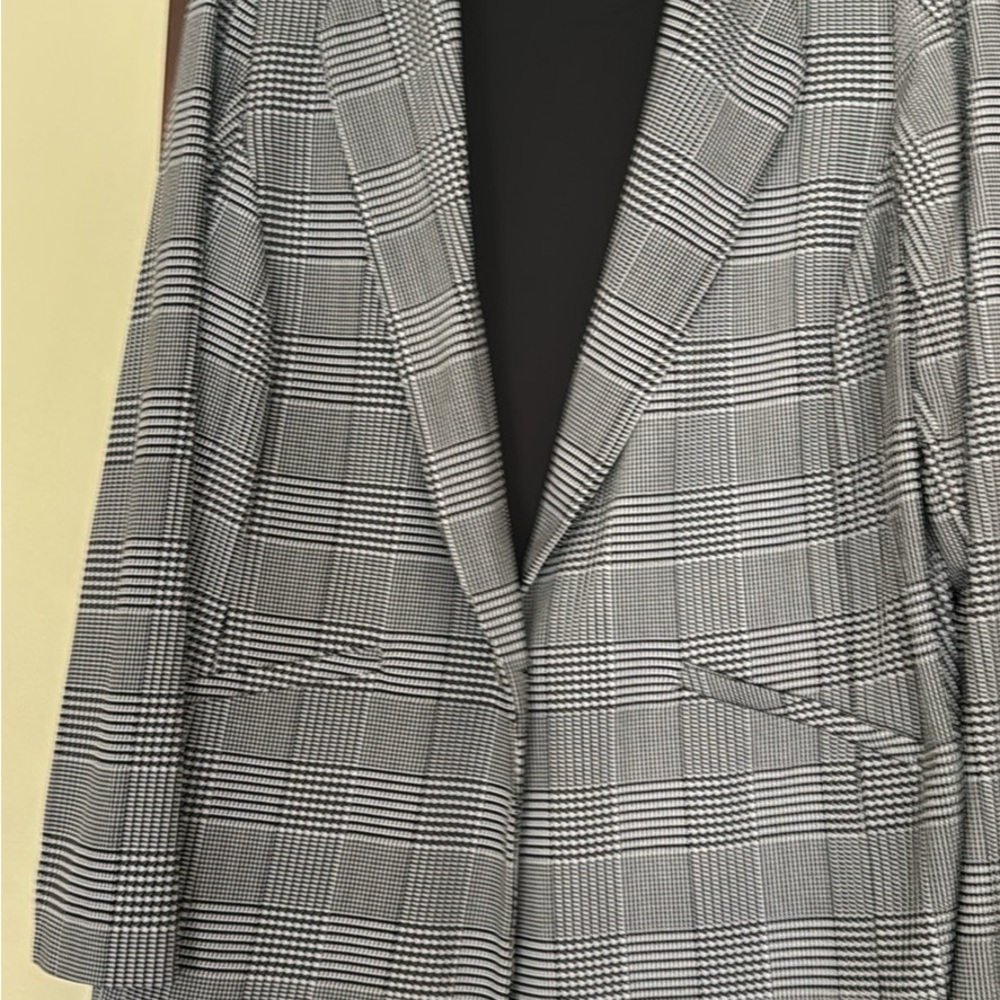Susan Graver Black and White Plaid Blazer